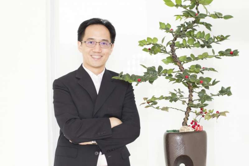 張永健擔任中研院法律所的「法實證研究資料中心」執行長,擅長法律實證研究。巧妙結合法律、經濟、與統計等學門,讓原本較為抽象的法律研究,更加「接地氣」。(圖/張語辰攝,研之有物提供) 張永健擔任中研院法律所的「法實證研究資料中心」執行長,擅長法律實證研究。巧妙結合法律、經濟、與統計等學門,讓原本較為抽象的法律研究,更加「接地氣」。(圖/張語辰攝,研之有物提供)