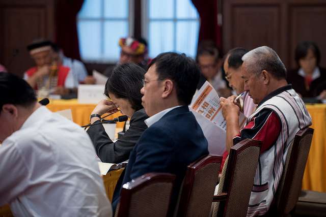蔡英文總統今(29)日下午主持「總統府原住民族歷史正義與轉型正義委員會」第3次委員會議,姚人多參與。(總統府提供) 蔡英文總統今(29)日下午主持「總統府原住民族歷史正義與轉型正義委員會」第3次委員會議,姚人多參與。(總統府提供)