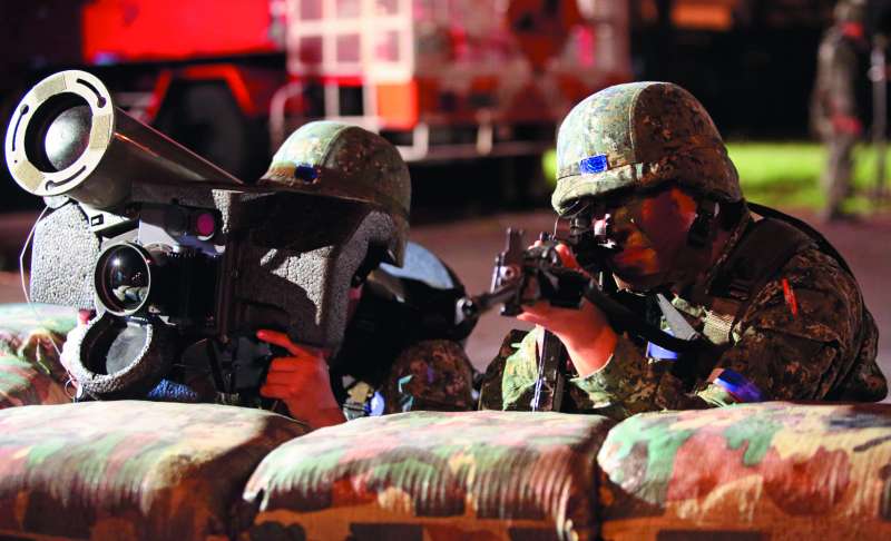軍方評估,若無外援,國軍防禦共軍攻台約可支撐10天。(新新聞資料照) 軍方評估,若無外援,國軍防禦共軍攻台約可支撐10天。(新新聞資料照)