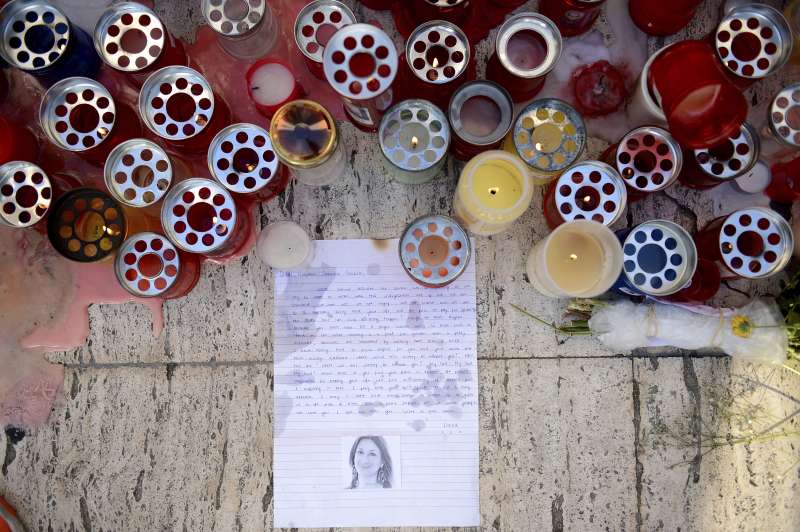 馬爾他獨立女記者揭露貪腐,卻遭汽車炸彈攻擊身亡,引爆馬國民眾憤慨。(美聯社) 馬爾他獨立女記者揭露貪腐,卻遭汽車炸彈攻擊身亡,引爆馬國民眾憤慨。(美聯社)