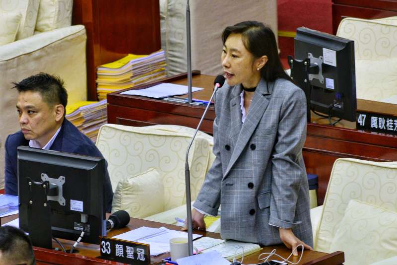 20171110-台北市議會總質詢,台北市議員顏聖冠。(甘岱民攝) 20171110-台北市議會總質詢,台北市議員顏聖冠。(甘岱民攝)