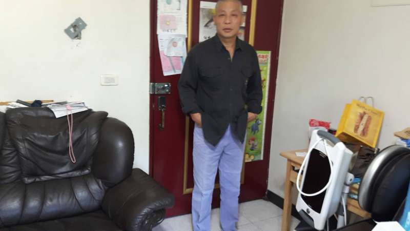 年輕時走跳江湖的陳興餘,眉宇之間總流露出一股難以親近的霸氣。(圖/陳興餘提供) 年輕時走跳江湖的陳興餘,眉宇之間總流露出一股難以親近的霸氣。(圖/陳興餘提供)