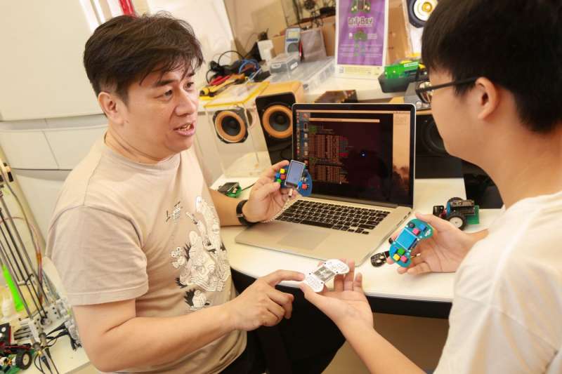 賴睿麒父親賴溱君。(圖/賀大新攝,數位時代提供) 賴睿麒父親賴溱君。(圖/賀大新攝,數位時代提供)