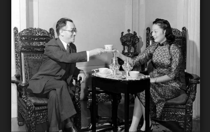 胡適愛吃茶,是名符其實的「茶博士」。 胡適愛吃茶,是名符其實的「茶博士」。