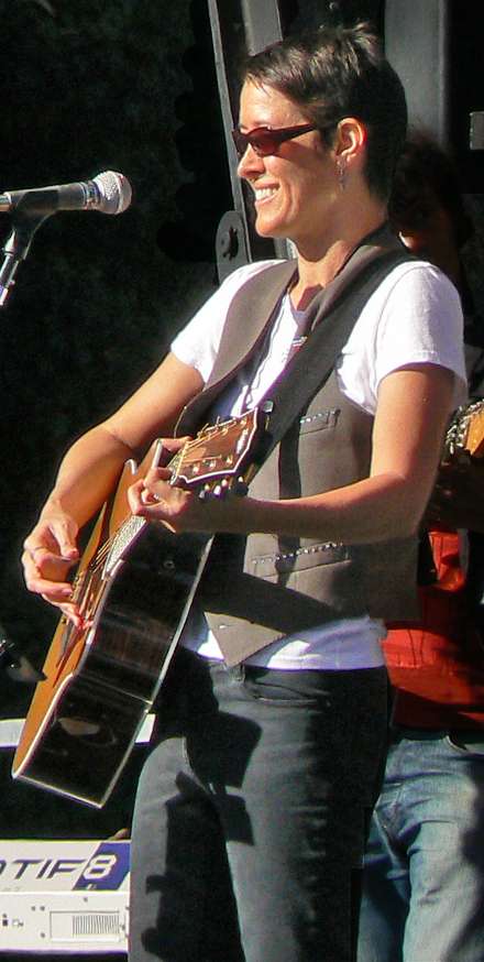 Michelle Shocked(圖片來源:By Sigmund - Michelle Shocked, CC BY 2.0)(取自想想論壇) Michelle Shocked(圖片來源:By Sigmund - Michelle Shocked, CC BY 2.0)(取自想想論壇)