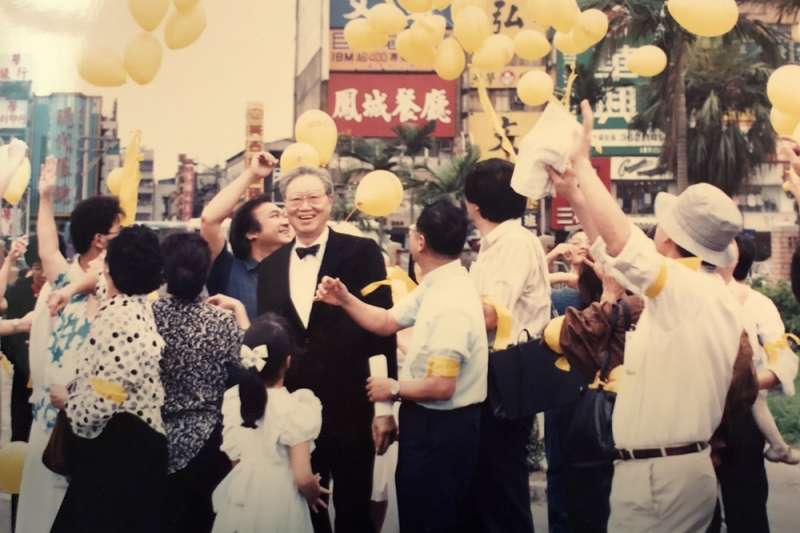 二二八家屬綁黃氣球活動(蘇南洲提供) 二二八家屬綁黃氣球活動(蘇南洲提供)