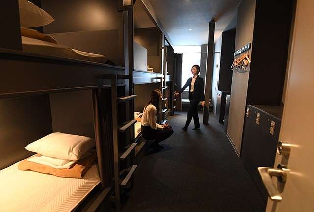 南海電鐵於高架橋下開設的住宿設施「BON HOSTEL」客房。(圖/潮日本提供) 南海電鐵於高架橋下開設的住宿設施「BON HOSTEL」客房。(圖/潮日本提供)