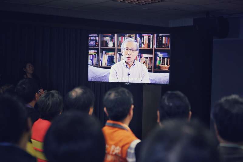 為了宣傳此活動,更有導演如吳念真、柯一正、歌手陳昇等人錄製「花蓮有靠山˙為花蓮加油」影片,訴說對花蓮印象,向民眾真情推薦。(中華文化總會提供) 為了宣傳此活動,更有導演如吳念真、柯一正、歌手陳昇等人錄製「花蓮有靠山˙為花蓮加油」影片,訴說對花蓮印象,向民眾真情推薦。(中華文化總會提供)