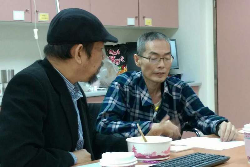 作者與鄒川雄老師。(取自作者臉書) 作者與鄒川雄老師。(取自作者臉書)