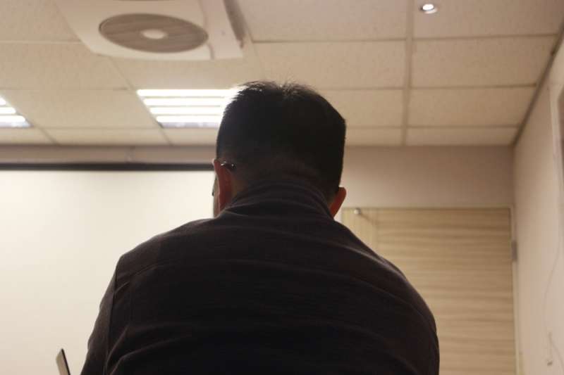 媽媽嘴老闆呂炳宏接受專訪,道出5年前被指為「殺人犯」的10天如何改變他一生(陳韡誌攝影) 媽媽嘴老闆呂炳宏接受專訪,道出5年前被指為「殺人犯」的10天如何改變他一生(陳韡誌攝影)