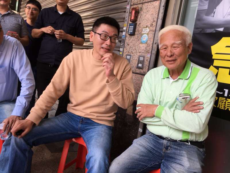 民進黨台北市議員初選在即,前台北市黨部主委黃慶林出面為新潮流系市議員梁文傑拉票。(顏振凱攝).jpg 民進黨台北市議員初選在即,前台北市黨部主委黃慶林出面為新潮流系市議員梁文傑拉票。(顏振凱攝).jpg