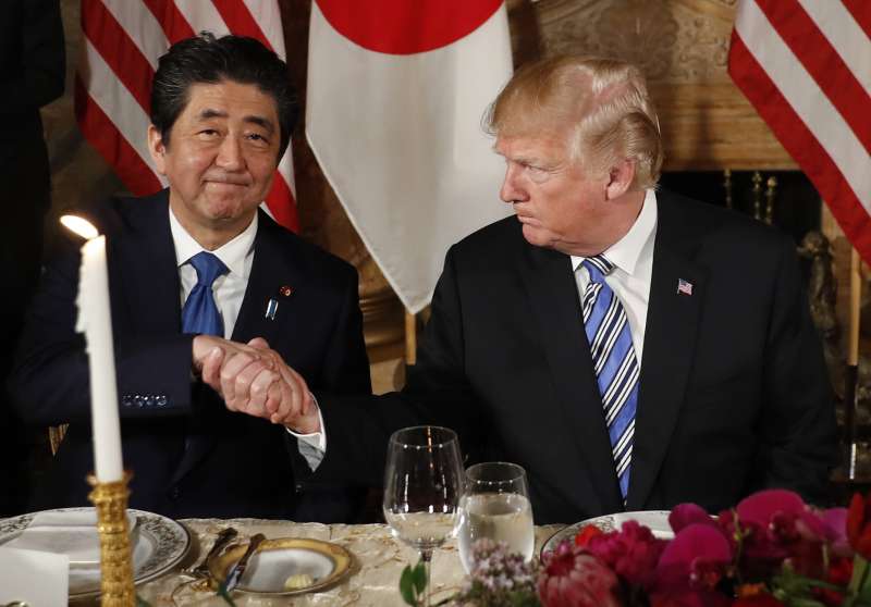 川安會。安倍晉三與川普。(美聯社) 川安會。安倍晉三與川普。(美聯社)
