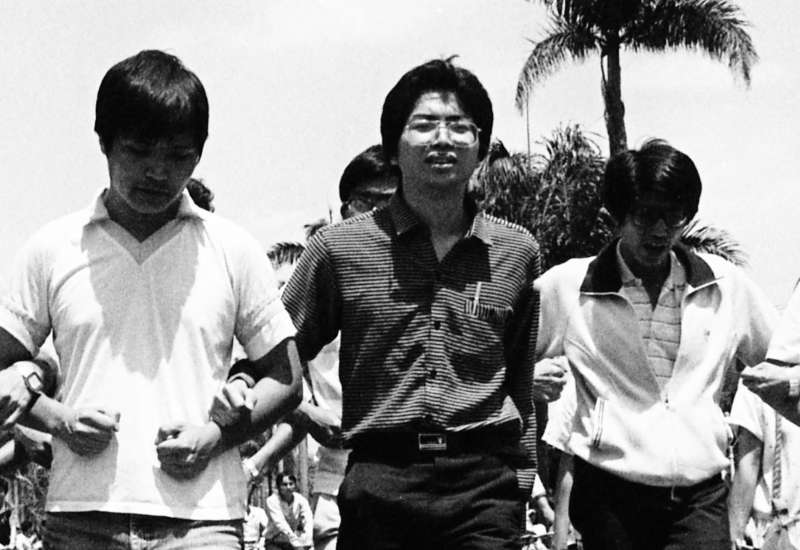 參與自由之愛學運時,王增齊(中)是台大醫學院學生領袖。(蔡明德攝) 參與自由之愛學運時,王增齊(中)是台大醫學院學生領袖。(蔡明德攝)