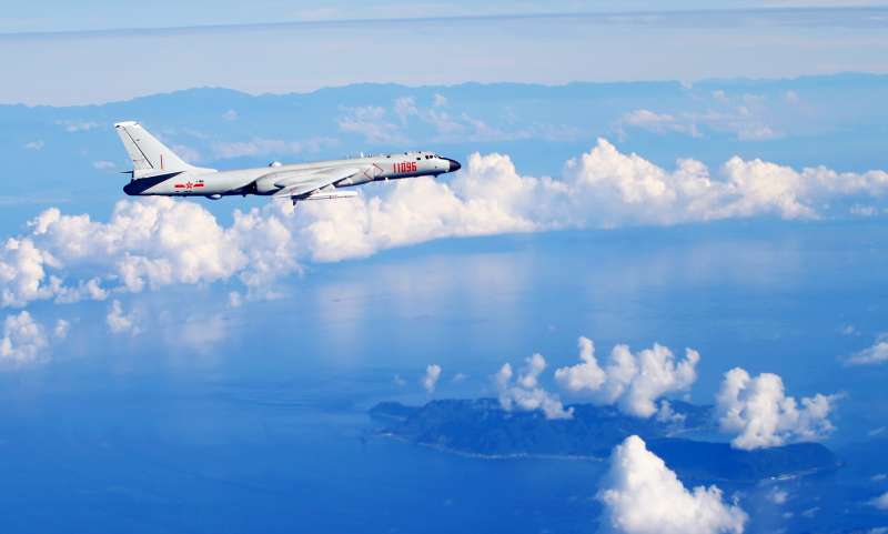 中國空軍戰機轟-6K海上訓練(新華社) 中國空軍戰機轟-6K海上訓練(新華社)