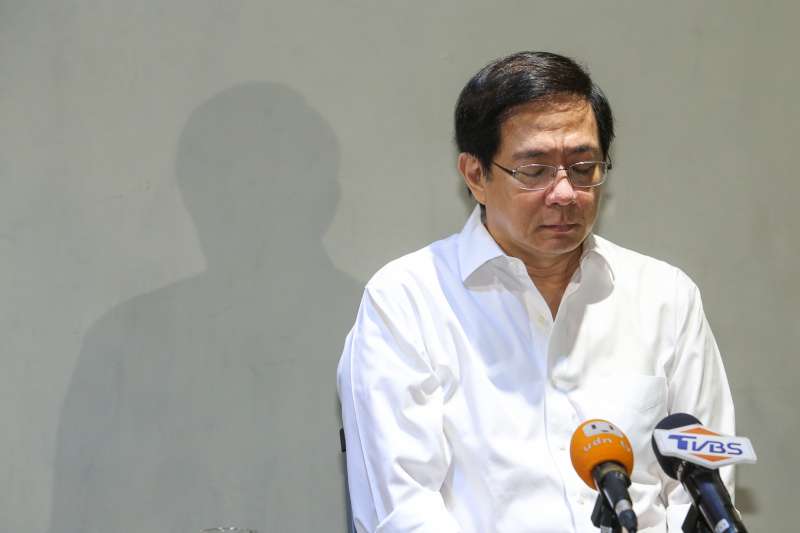 20180513-身陷台大校長遴選風波的管中閔與媒體茶敘,在記者會中他全程態度嚴謹,訴求理性面對,他認為蔡英文總統應了解整件風波背後有一隻黑手。(陳明仁攝) 20180513-身陷台大校長遴選風波的管中閔與媒體茶敘,在記者會中他全程態度嚴謹,訴求理性面對,他認為蔡英文總統應了解整件風波背後有一隻黑手。(陳明仁攝)