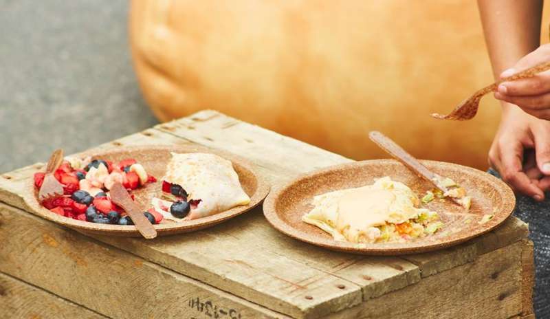 可食用盤子。(圖/取自Biotrem Facebook) 可食用盤子。(圖/取自Biotrem Facebook)
