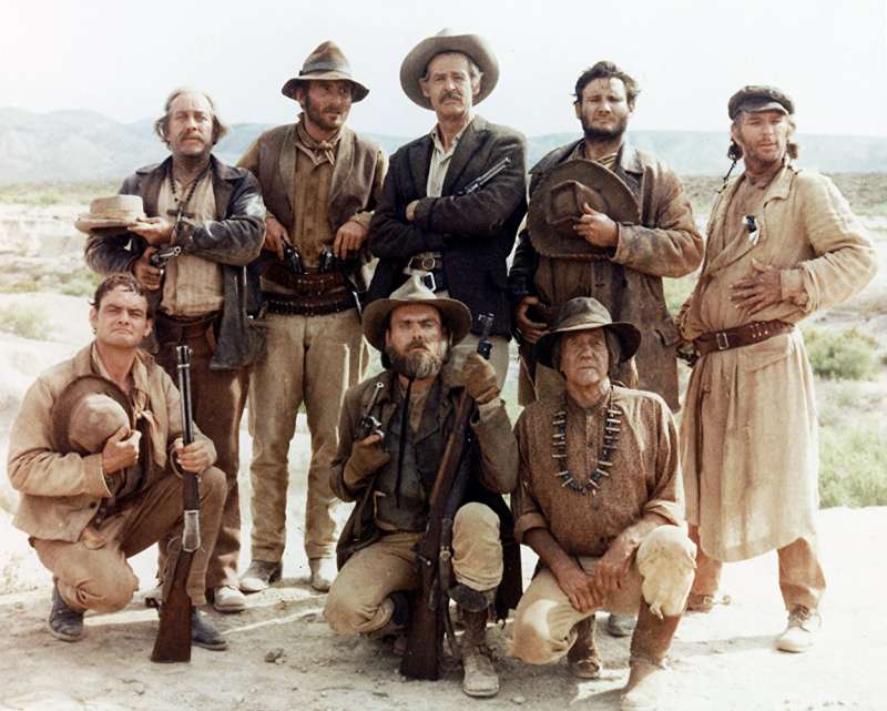《日落黃沙》(The Wild Bunch)劇照。(圖/取自 IMDB) 《日落黃沙》(The Wild Bunch)劇照。(圖/取自 IMDB)