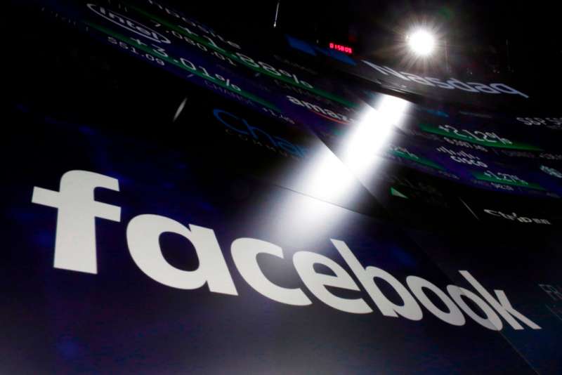 臉書(Facebook)捲入「劍橋分析」醜聞,面臨創辦以來最大危機。(AP) 臉書(Facebook)捲入「劍橋分析」醜聞,面臨創辦以來最大危機。(AP)