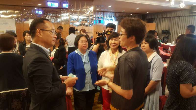 眾匯智能健康-王欽堂董事長跟與會嘉賓針對議題進行討論與分享。 眾匯智能健康-王欽堂董事長跟與會嘉賓針對議題進行討論與分享。