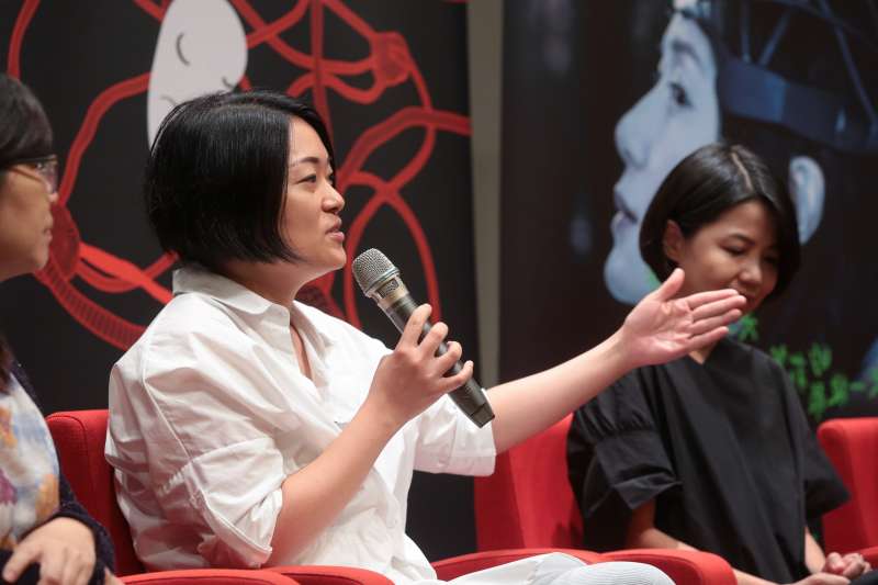 20180609-公視「你的孩子不是你的孩子」編劇洪茲盈9日出席「你的孩子不是你的孩子」淺談親情中的情緒勒索座談。(顏麟宇攝) 20180609-公視「你的孩子不是你的孩子」編劇洪茲盈9日出席「你的孩子不是你的孩子」淺談親情中的情緒勒索座談。(顏麟宇攝)