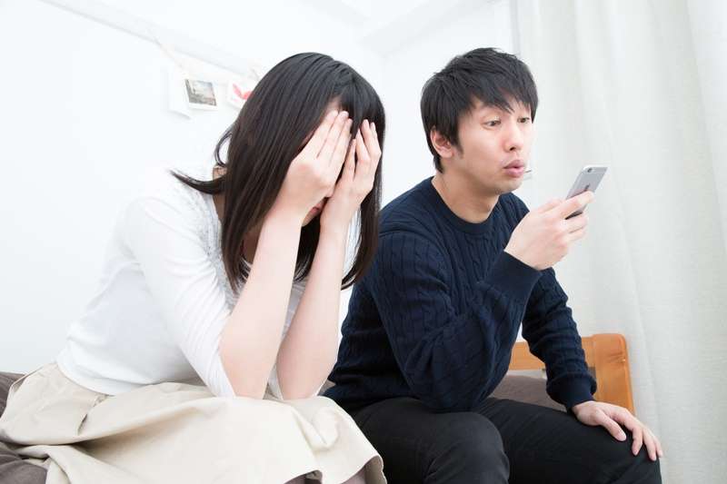 夫妻吵架(圖/pakutaso) 夫妻吵架(圖/pakutaso)