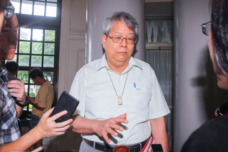 20180704-監委陳師孟以「另案」約詢前總統陳水扁,並陪同拜會監察院長張博雅後,受訪。(陳明仁攝) 20180704-監委陳師孟以「另案」約詢前總統陳水扁,並陪同拜會監察院長張博雅後,受訪。(陳明仁攝)