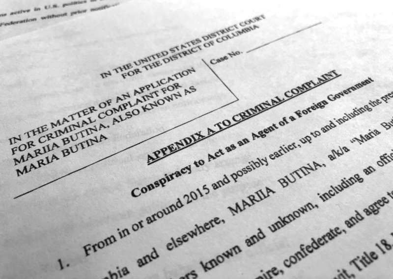 美國聯邦調查局逮捕俄羅斯女子布提納(Maria Butina),指她涉嫌滲透影響美國政治的組織,是俄國間諜,圖為調查局提供給法院的證詞。(AP) 美國聯邦調查局逮捕俄羅斯女子布提納(Maria Butina),指她涉嫌滲透影響美國政治的組織,是俄國間諜,圖為調查局提供給法院的證詞。(AP)