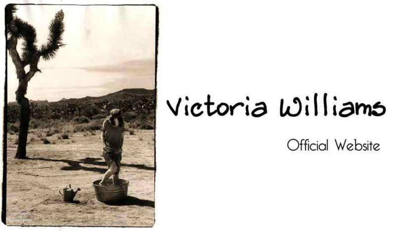 聽那些女孩唱歌。http://www.victoriawilliams.net/