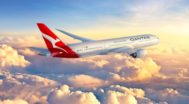 澳洲航空（QANTAS）靠著「飛行常客幾分計畫」，起死回生。（圖／截自QANTAS官網）