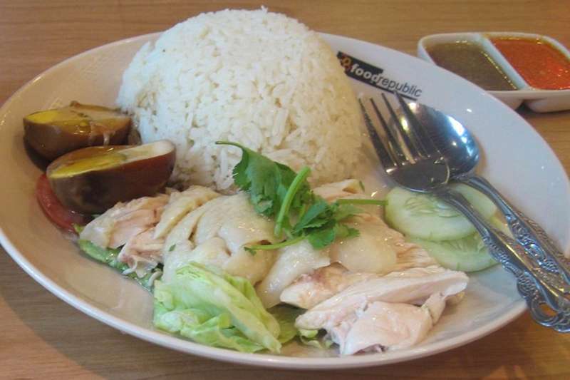 海南雞飯(圖/維基百科) 海南雞飯(圖/維基百科)