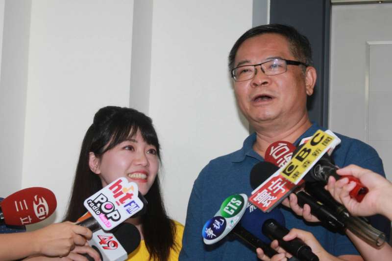 20180815-民進黨市議員高嘉瑜、李建昌15日在議會受訪。(方炳超攝) 20180815-民進黨市議員高嘉瑜、李建昌15日在議會受訪。(方炳超攝)