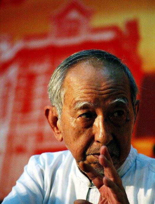 司馬中原是台灣最知名的鬼故事作家之一(中央社記者蘇聖斌攝 2002年7月12日,文化+提供) 司馬中原是台灣最知名的鬼故事作家之一(中央社記者蘇聖斌攝 2002年7月12日,文化+提供)