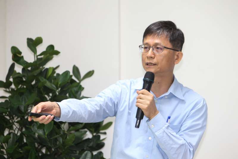 詹順貴,環保署副署長,出席20180820-環保署「只查烏賊車--澄清加嚴標準受影響對象」記者會。(陳明仁攝) 詹順貴,環保署副署長,出席20180820-環保署「只查烏賊車--澄清加嚴標準受影響對象」記者會。(陳明仁攝)