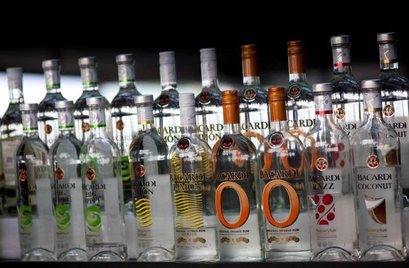 Bacardi是最常見的萊姆酒品牌。(圖/flickr@Jimmy Baikovicius) Bacardi是最常見的萊姆酒品牌。(圖/flickr@Jimmy Baikovicius)