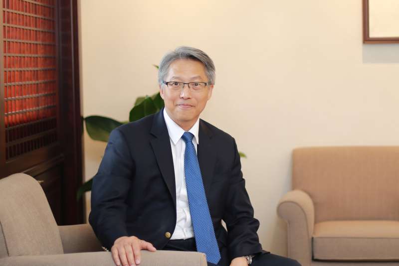 聽到這個問題,廖俊智院長相當驚訝,說道:「厭世?那很嚴重喔!No No No No!」(圖/ 張語辰,研之有物提供) 聽到這個問題,廖俊智院長相當驚訝,說道:「厭世?那很嚴重喔!No No No No!」(圖/ 張語辰,研之有物提供)