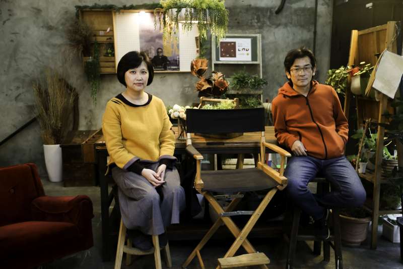 魏德聖(右)日前也跨刀獻聲動畫電影「幸福路上」,該片導演宋欣穎(左)談起兩人的合作淵源,其實是來自於魏德聖的執導電影「七月天」。(圖/文化+) 魏德聖(右)日前也跨刀獻聲動畫電影「幸福路上」,該片導演宋欣穎(左)談起兩人的合作淵源,其實是來自於魏德聖的執導電影「七月天」。(圖/文化+)