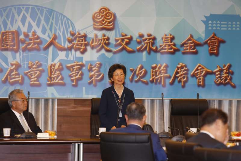 張小月(中)接下海基會董事長的職務,她說自己不會「櫻櫻美代子」。(郭晉瑋攝) 張小月(中)接下海基會董事長的職務,她說自己不會「櫻櫻美代子」。(郭晉瑋攝)