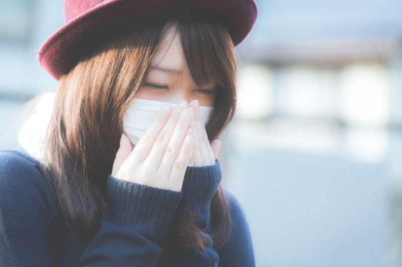 空氣汙染日漸嚴重,如今在日常生活中竟常常難呼吸到新鮮空氣(圖 /茜さや@PAKUTASO) 空氣汙染日漸嚴重,如今在日常生活中竟常常難呼吸到新鮮空氣(圖 /茜さや@PAKUTASO)