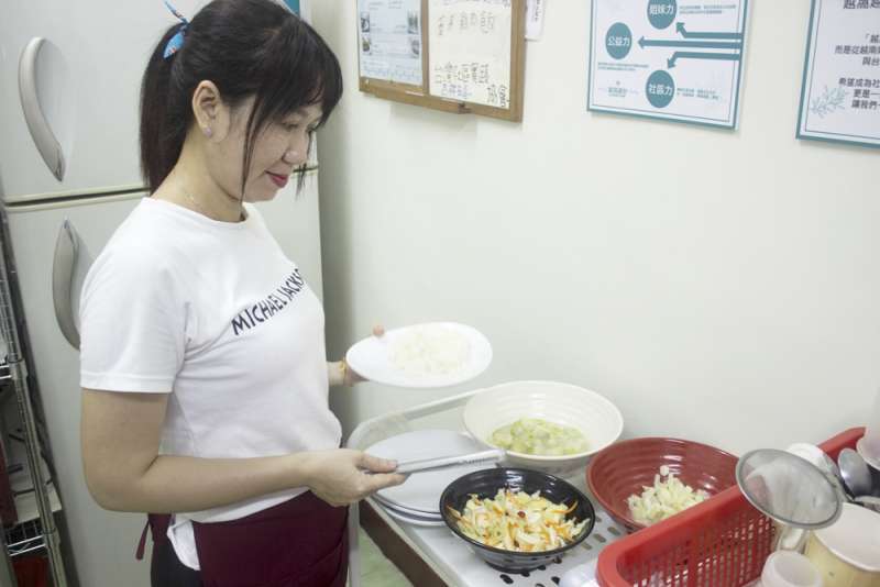 20180930-萬華越南小吃店「越窩越好」店長小星星(辛母羊攝影;人生百味提供) 20180930-萬華越南小吃店「越窩越好」店長小星星(辛母羊攝影;人生百味提供)