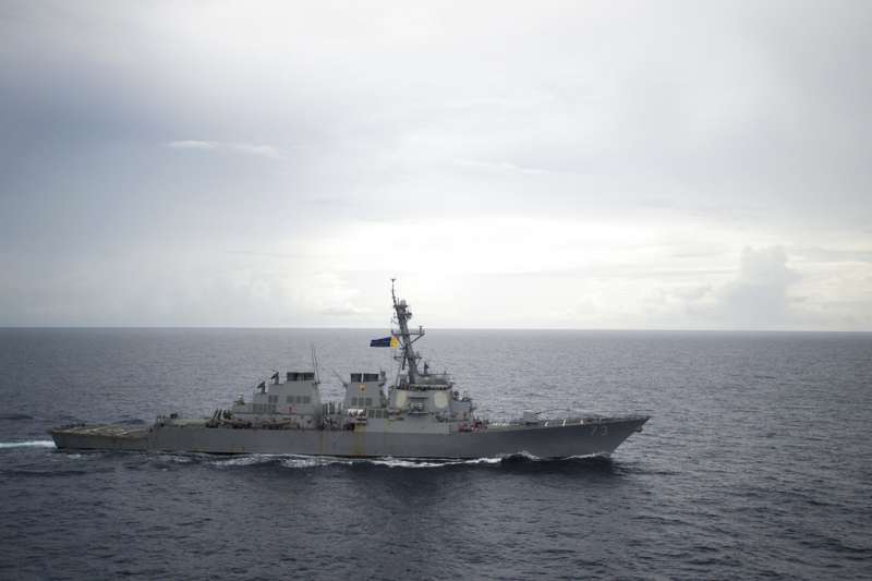 2018年9月30日,美國飛彈驅逐艦「迪凱特號」(USS Decatur)與中國軍艦對峙,險些相撞。圖為迪凱特號。(AP) 2018年9月30日,美國飛彈驅逐艦「迪凱特號」(USS Decatur)與中國軍艦對峙,險些相撞。圖為迪凱特號。(AP)