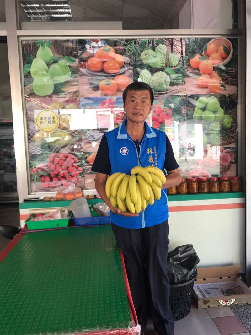 旗山區市議員林義迪認為，當今政府與中國關係惡化，導致兩國之間的農產貿易幾經停擺，嚴重影響農民生計。（圖／徐炳文攝）