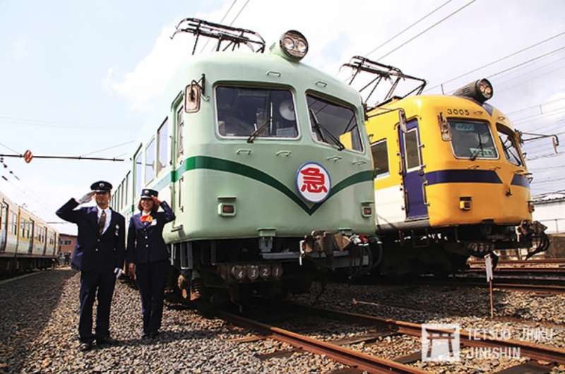 一畑電車將來自南海電鐵的3000形，恢復成南海舊塗裝，並舉辦攝影會，也吸引不少鐵道迷熱情參與。（攝影：陳威臣）