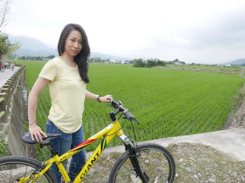 臺東騎單車。(圖/文化+提供) 臺東騎單車。(圖/文化+提供)
