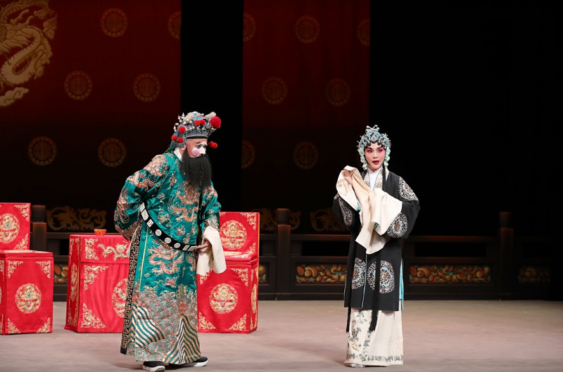 《江油關》陳元鴻 飾 馬邈(左)、王耀星 飾 李夫人(右)(國光劇團提供) 《江油關》陳元鴻 飾 馬邈(左)、王耀星 飾 李夫人(右)(國光劇團提供)