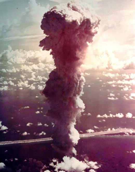 ss-ks-zeT圖一:「Able Shot」空中試爆照片。(來自網路照片) ss-ks-zeT圖一:「Able Shot」空中試爆照片。(來自網路照片)