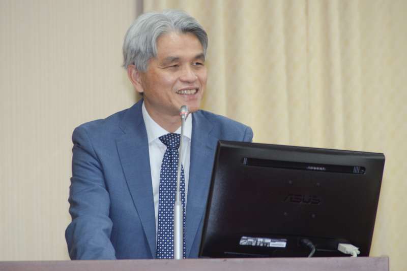 20181022-立法院內政委員會,中選會主委陳英鈐答詢。(甘岱民攝) 20181022-立法院內政委員會,中選會主委陳英鈐答詢。(甘岱民攝)
