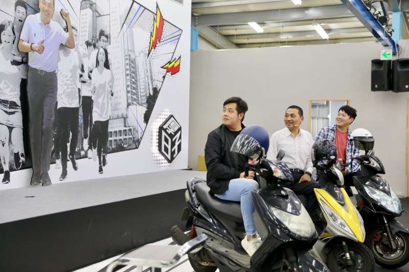 國民黨新北市長候人選侯友宜26日公布第三支個人CF「青年好日子大調查」。(侯友宜辦公室提供).jpg 國民黨新北市長候人選侯友宜26日公布第三支個人CF「青年好日子大調查」。(侯友宜辦公室提供).jpg