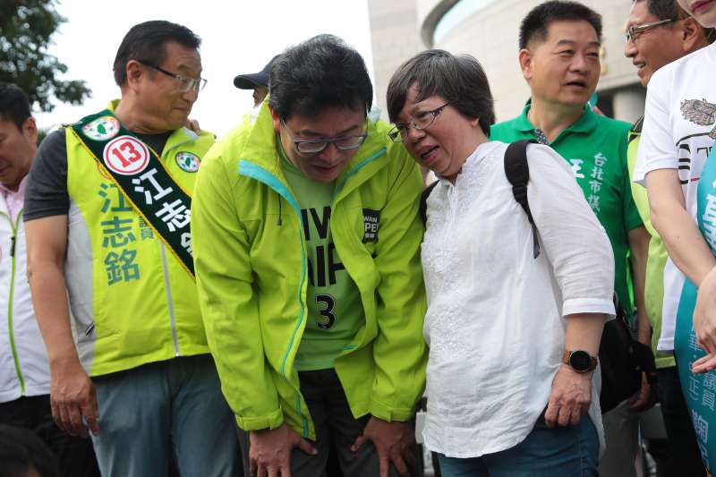 20181118-民進黨台北市長候選人姚文智、勞動部次長蘇麗瓊18日一同出席「手牽手護台北-手護國家首都」活動。(顏麟宇攝) 20181118-民進黨台北市長候選人姚文智、勞動部次長蘇麗瓊18日一同出席「手牽手護台北-手護國家首都」活動。(顏麟宇攝)