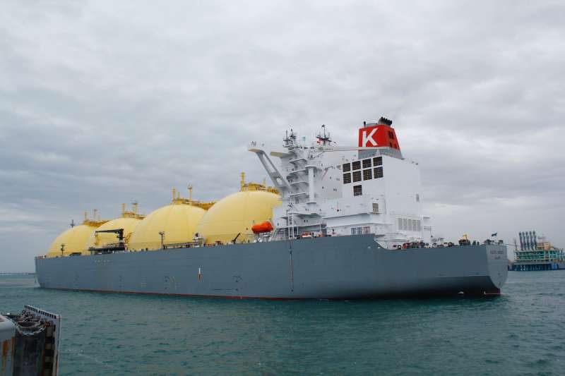 台灣中油公司與澳洲簽署第一紙澳洲氣源長約「Ichthys液化天然氣(LNG)計畫」,首批澳洲液化天然氣由「PACIFIC BREEZE」LNG船載運抵台。(圖/中油公司提供) 台灣中油公司與澳洲簽署第一紙澳洲氣源長約「Ichthys液化天然氣(LNG)計畫」,首批澳洲液化天然氣由「PACIFIC BREEZE」LNG船載運抵台。(圖/中油公司提供)