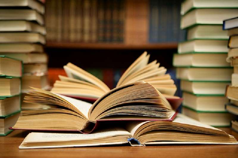 20181130-作者說,他的人生中,持續最久的幾件事:工作、友情、閱讀,最重要的是家庭。(圖/取自網路) 20181130-作者說,他的人生中,持續最久的幾件事:工作、友情、閱讀,最重要的是家庭。(圖/取自網路)